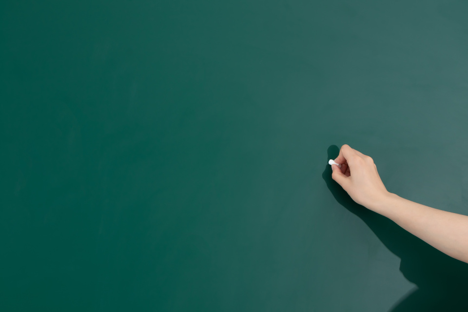 课堂黑板书写教学实拍图