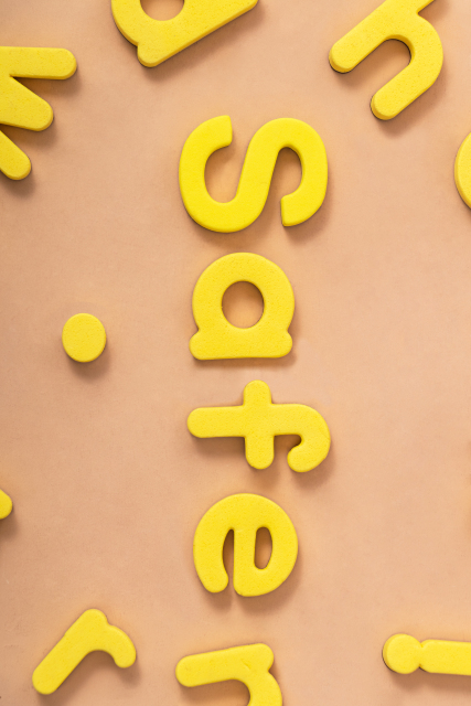 黄色英文26字母图