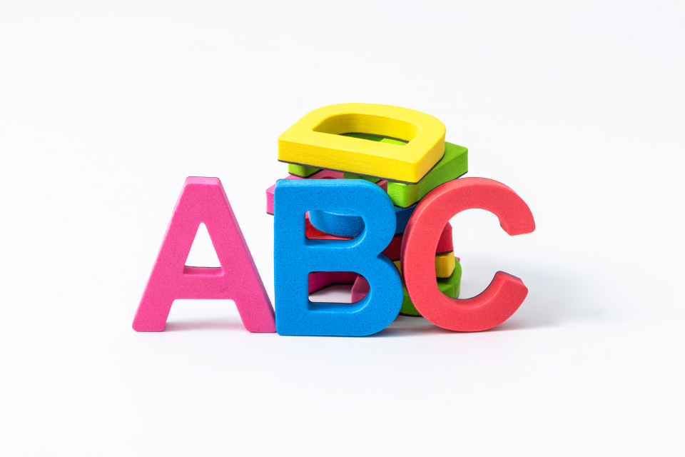 彩色英文字母ABC磁力贴玩具高清图