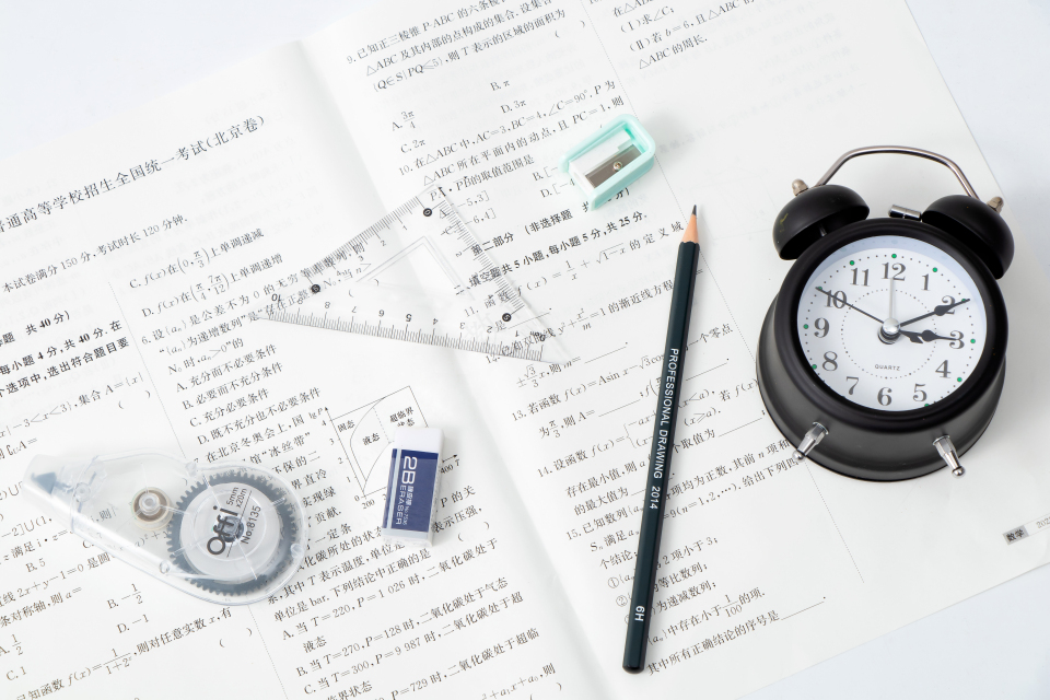 紧张倒计时严肃考场气氛实拍图