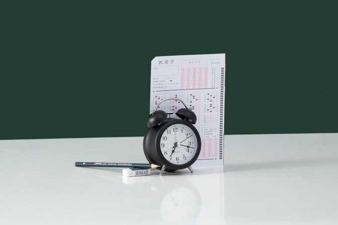 印有答案填写区域的答题卡实拍图