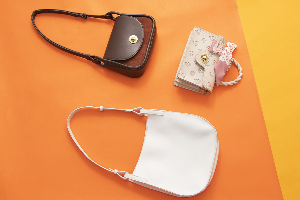 小众简约小容量手提包实拍图版权图片下载