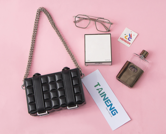 女式商品包包杂物高清图