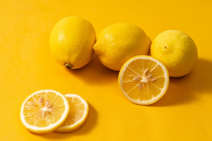 新鲜一级黄柠檬薄皮多汁实拍图版权图片下载