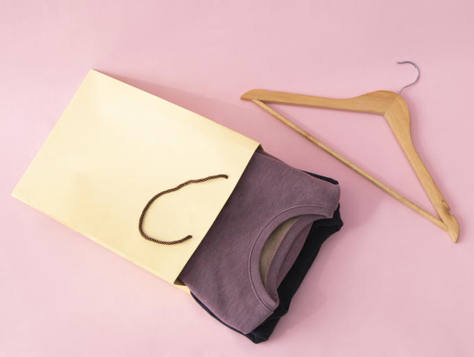 衣服服饰衣架展示图