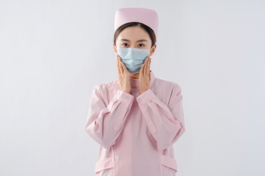 防护疫情戴口罩的女护士