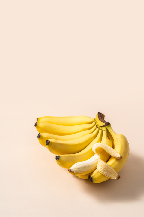 一把香蕉水果版权图片下载
