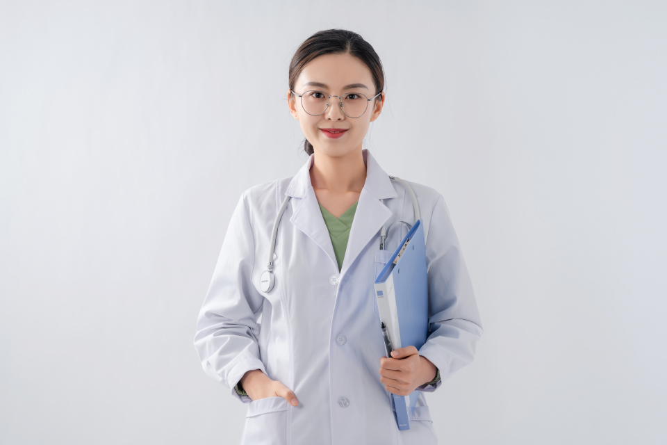 专业的主治医师实拍图