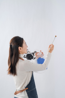 粉刷墙面美术老师实拍图