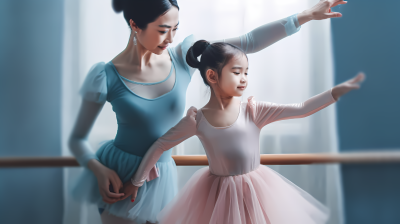 女子教小女孩芭蕾平衡练习摄影图片