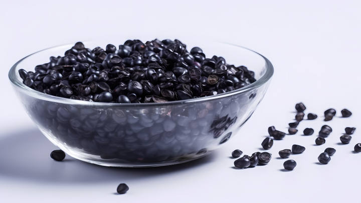 玻璃碗中的健康膳食黑豆摄影图版权图片下载