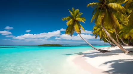 梦幻象征主义下的白沙滩与椰树旁的湛蓝水景摄影图