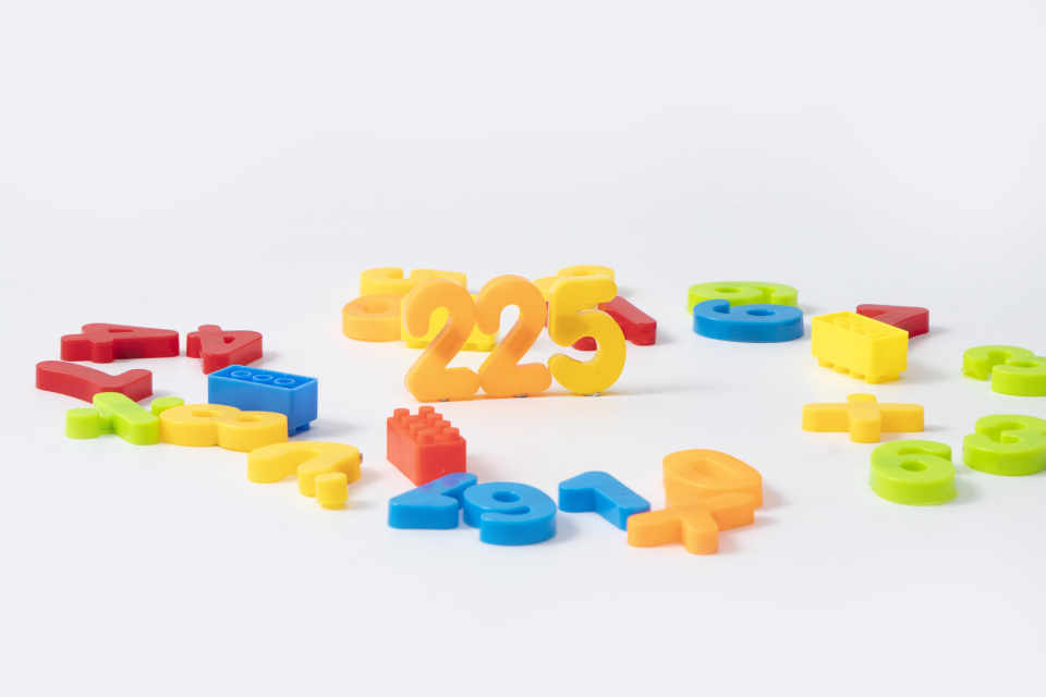 彩色积木数字225高清图