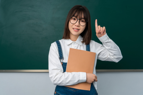 微笑中的可爱女孩图片