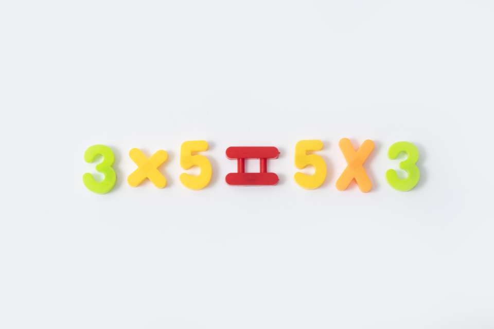 彩色积木算术题实拍图