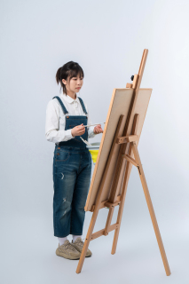 画画中的女老师图片