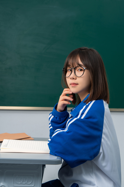 中学生课堂氛围高清图