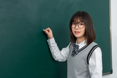 优秀女学生半身照高清图