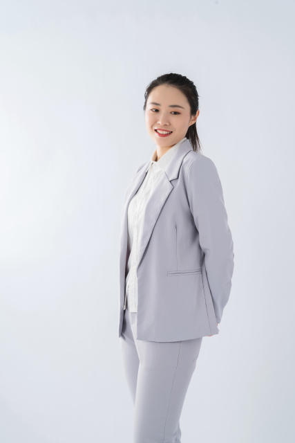 知性范儿商务女性实拍图