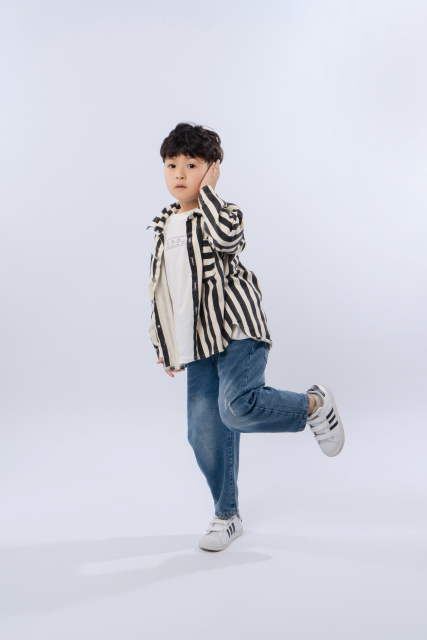 会跳街舞的小男生高清图