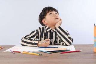 阳光可爱的小男生高清图