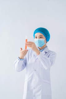 正在工作中的医疗人员高清图