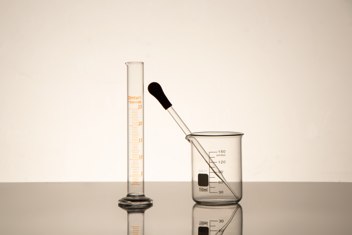化学实验用具烧杯高清图版权图片下载