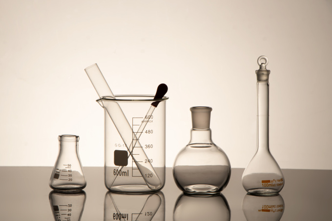 烧瓶三角烧杯化学用具高清图