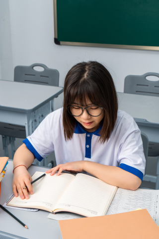 好好学习天天向上学生高清图