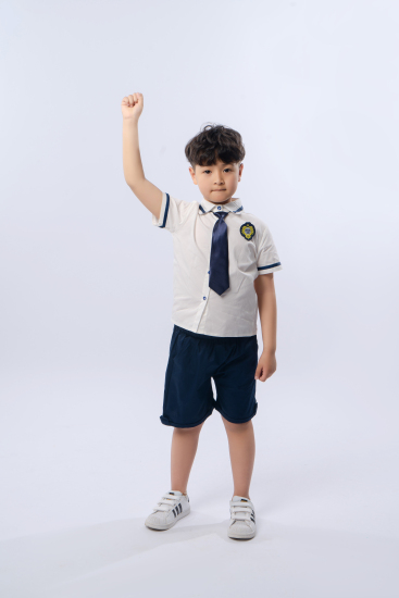 小男生个人写真实拍图