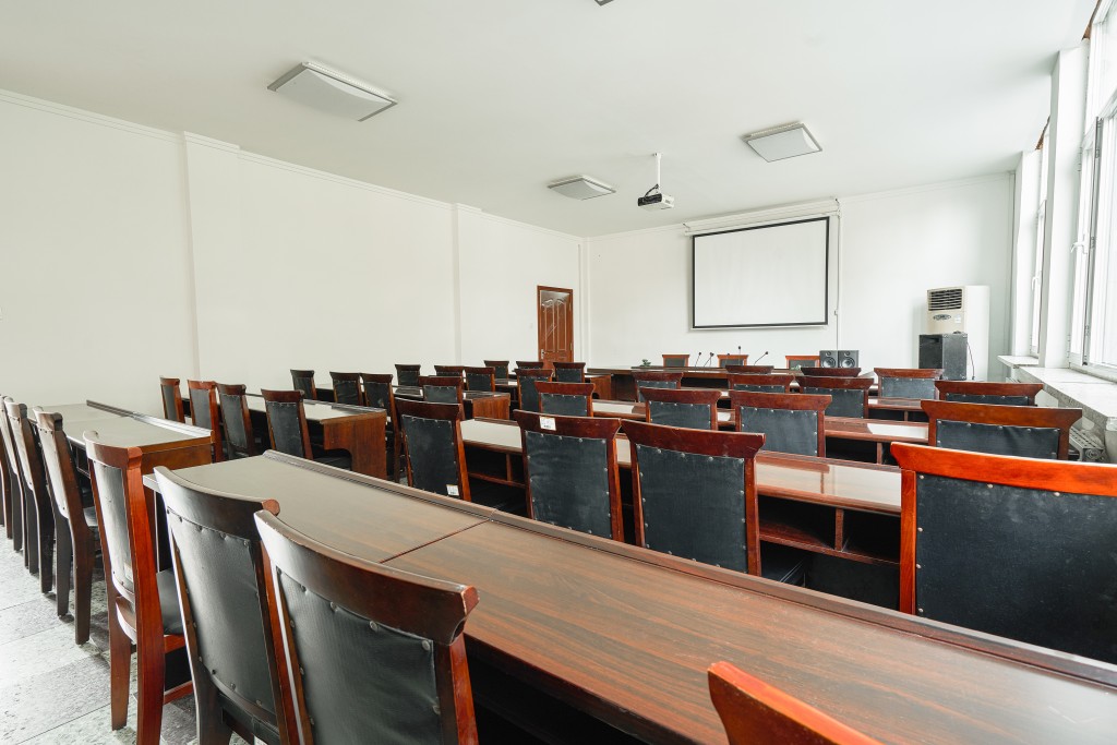 会议室全景实拍图版权图片下载