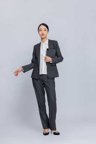 竖版女性职业形象照实拍图