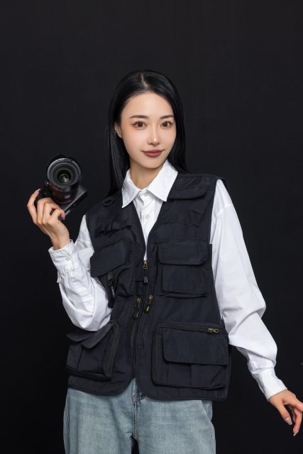 摄影师半身近景实拍图