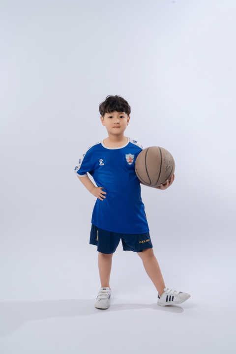 篮球少年高清图版权图片下载