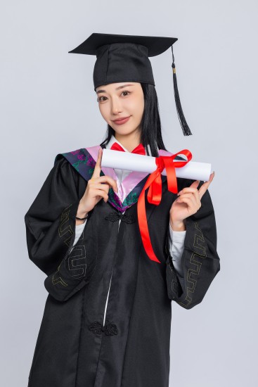 毕业照女孩实拍图