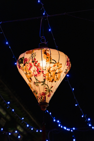 亮起的孔明灯高清图