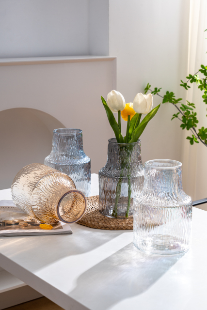 唯美恬静室内花朵实拍图