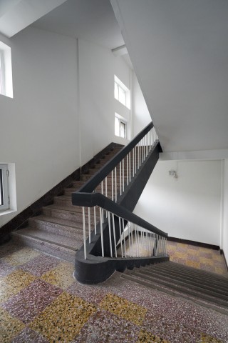 旋转楼梯间实拍图