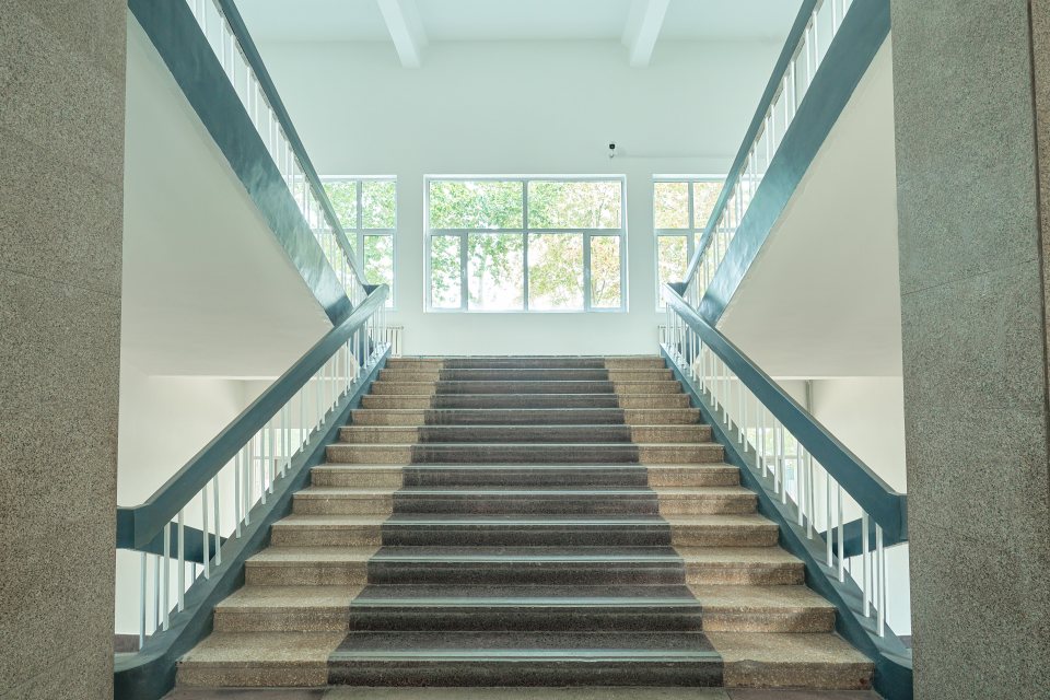 公司楼梯间实拍图