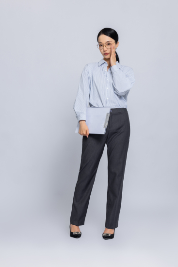 优雅的女老师实拍图