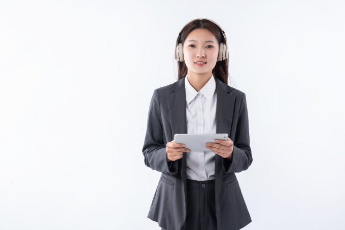 职业装的客服工作人员