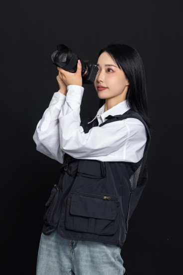 摄影师拍摄工作高清图