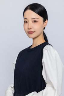 优美的女性职场员工高清图