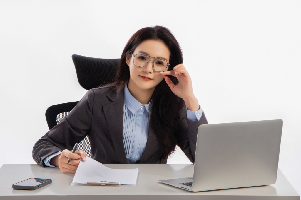 自信的白领女职工版权图片下载