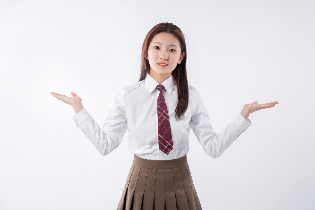 国际学校在校学生制服高清图版权图片下载