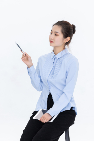 时尚女性半身照实拍图