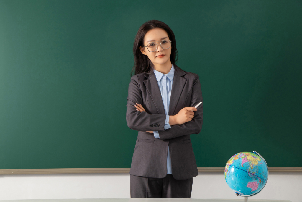 地理课程上课摄影图版权图片下载