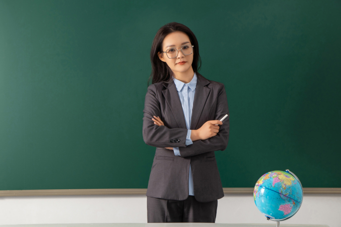 地理课程上课摄影图