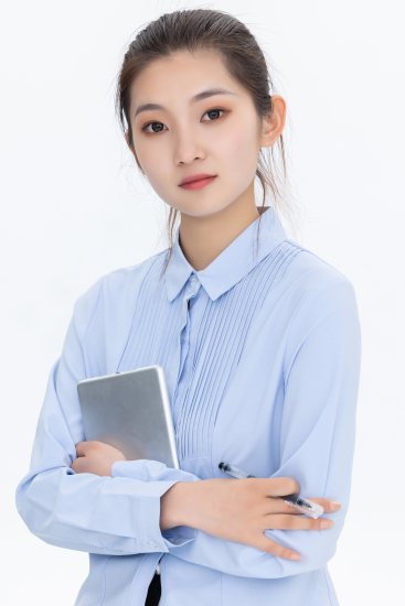 严肃的女领导近景实拍图