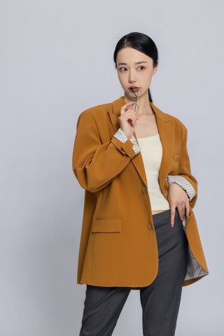 纯朴素雅的女教师高清图